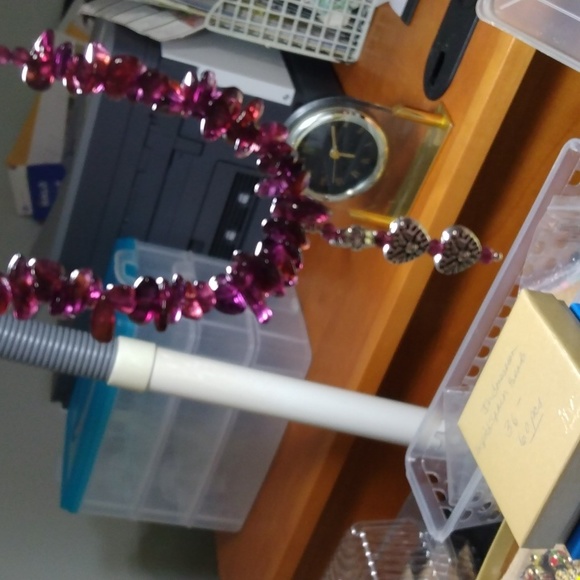 JANUARY BIRTHSTONE Hand crafted Rhodolite Garnet Chip bead necklace - Picture 5 of 7